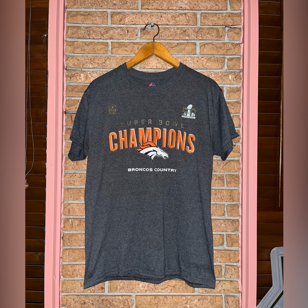NFL 50th Super Bowl Broncos Championship Men’s Medium Shirt